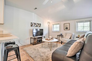 Apartment (1 Bedroom) | Front of property - Modern Chapel Hill Condo: Convenient to Hot Spots! (Chapel Hill)