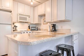 Apartment (1 Bedroom) | Interior - Modern Chapel Hill Condo: Convenient to Hot Spots! (Chapel Hill)