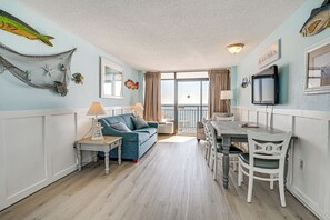 Apartment (1 Bedroom) | Interior - Oceanfront Myrtle Beach Condo w/ Balcony! (Myrtle Beach)