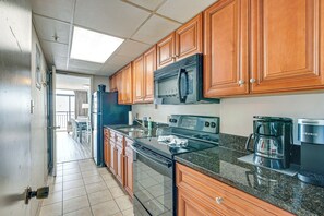 Apartment (1 Bedroom) | Interior - Oceanfront Myrtle Beach Condo w/ Balcony! (Myrtle Beach)