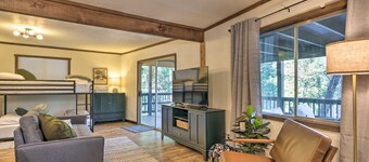 Near Trails: Cabin w/ 2-level Deck in Twain Harte