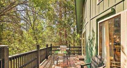Near Trails: Cabin w/ 2-level Deck in Twain Harte