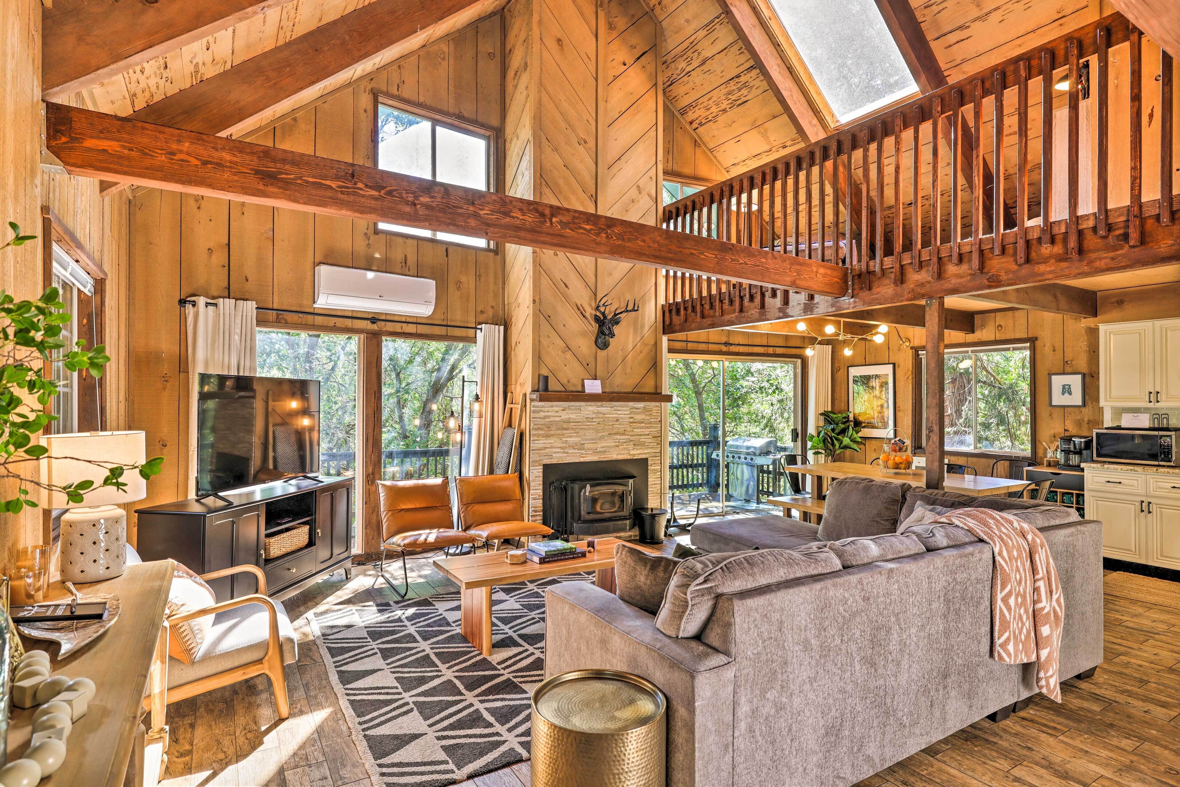 Upscale Twain Harte Cabin With 2-level Deck!