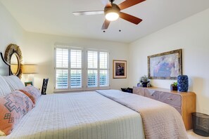 House (3 Bedrooms) | Interior - Pool, Patio & Privacy! Home Near Georgetown Square (Georgetown)