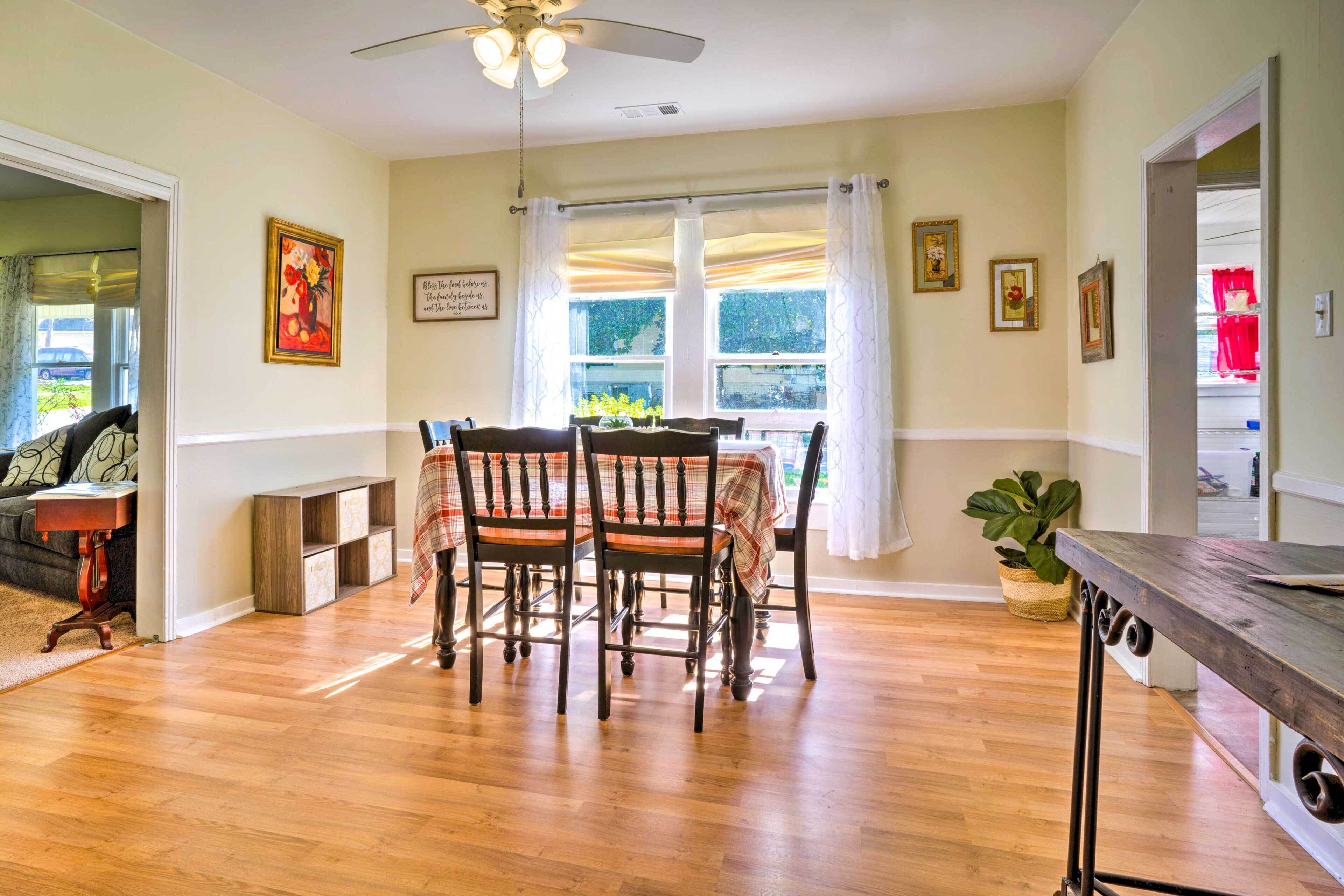 Cozy Corinth Escape ~ Half-mi to Shop & Dine!