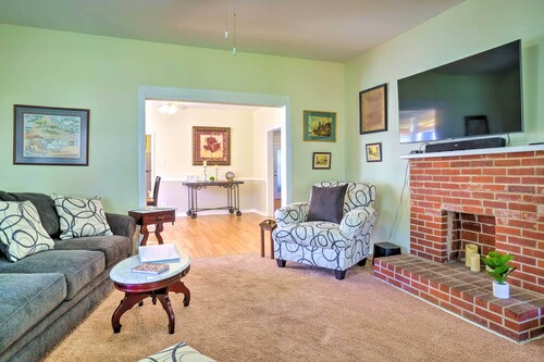 Cozy Corinth Escape ~ Half-mi to Shop & Dine!