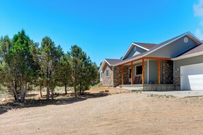 Interior - 18 Mi to Mammoth Cave: Spacious Group Getaway (Hatch)