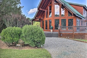 Exterior - Piney Creek Mountain-view Cabin w/ Wraparound Deck (Piney Creek)