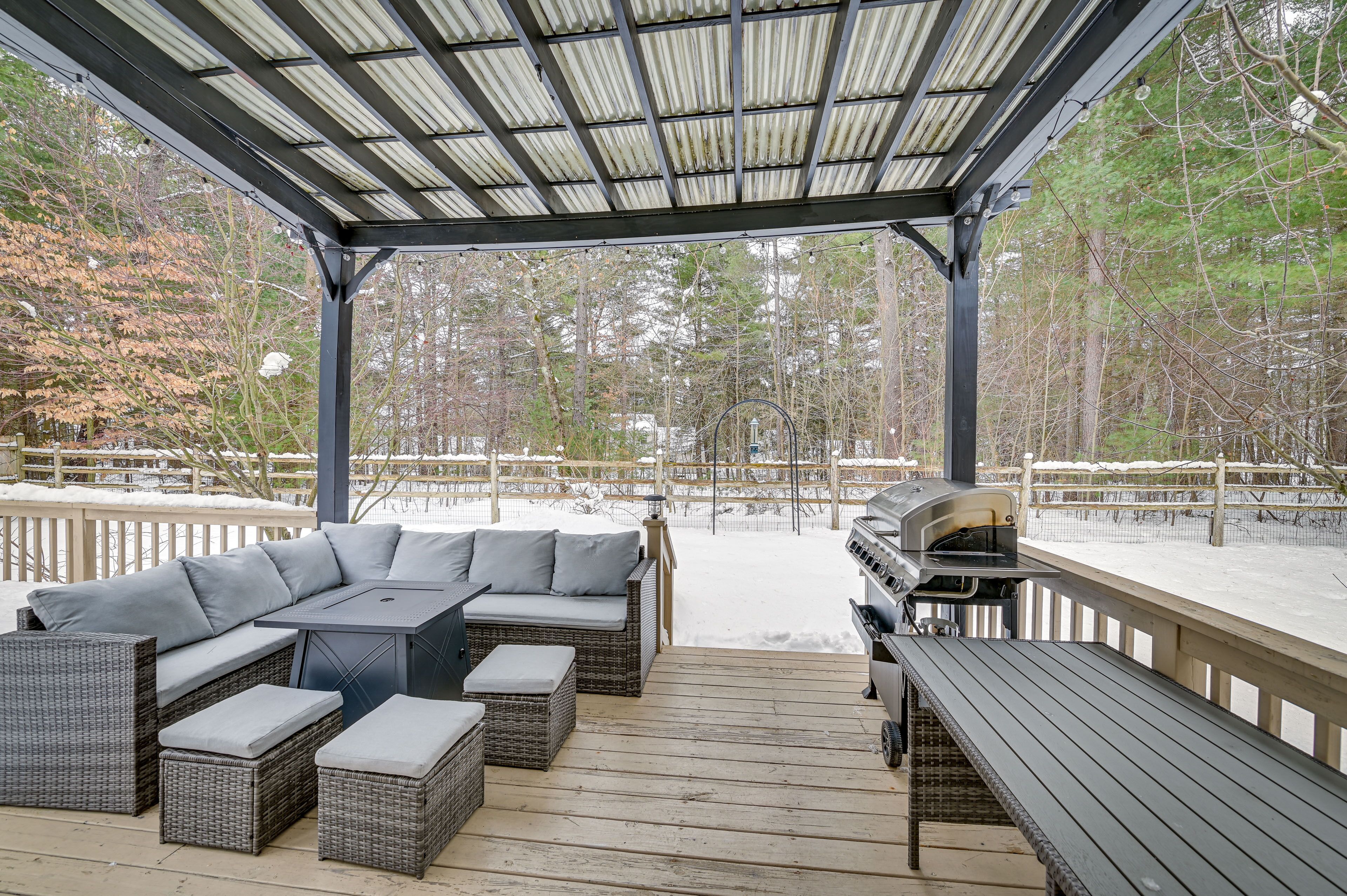 Queensbury Vacation Rental: 3 Mi to West Mountain!