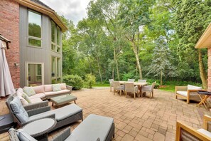 House (5 Bedrooms) | Interior