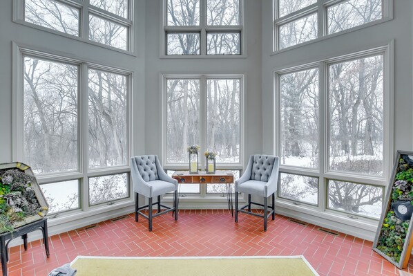 House (5 Bedrooms) | Interior