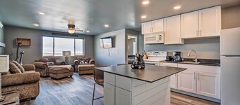 Spacious Saratoga Condo w/ Mountain Views!