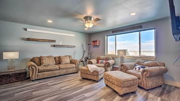 Apartment (3 Bedrooms) | Front of property