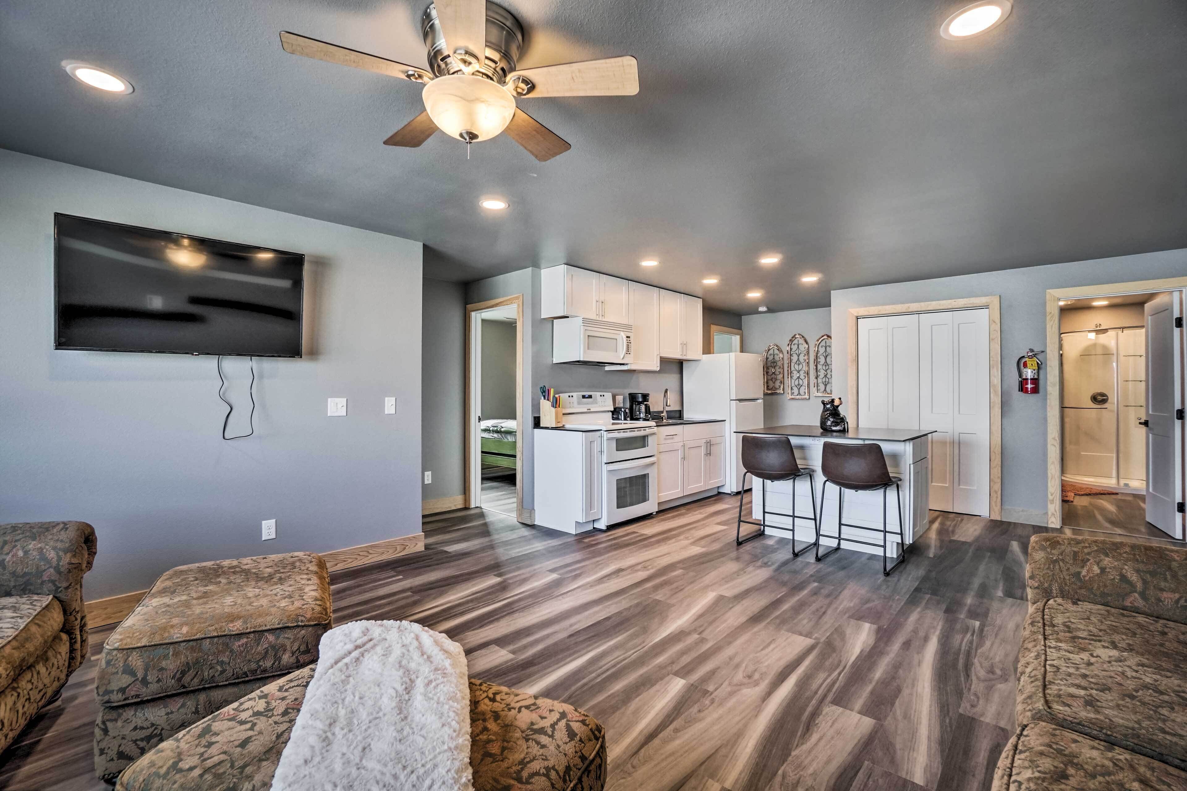 Spacious Saratoga Condo w/ Mountain Views!