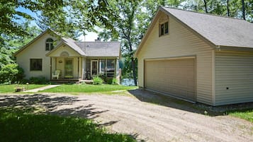 ์ฝํฐ์ง (4 Bedrooms) | ๋ด๋ถ