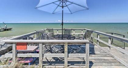 Hilton Lake Getaway w/ Over-the-water Deck!