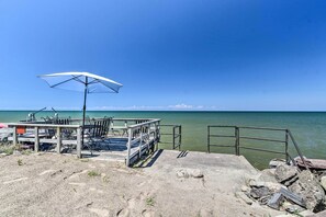 House (2 Bedrooms) | Interior - Hilton Lake Getaway w/ Over-the-water Deck! (Hilton)