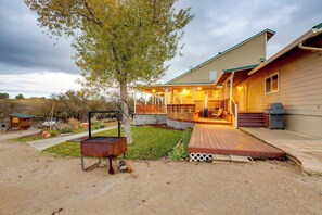 Terrace/patio - Templeton Ranch w/ Private Hot Tub & Deck! (Templeton)