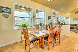 Dining - Templeton Ranch w/ Private Hot Tub & Deck! (Templeton)