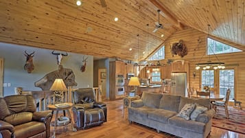 Rumah (6 Bedrooms) | Interior