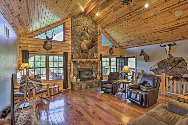 House (6 Bedrooms) | Interior - Black Hills Cabin: Hot Tub, Fishing Pond & Deck (Custer)