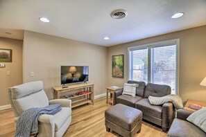 Apartment (2 Bedrooms) | Front of property