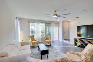 شقة (4 Bedrooms) | المنشأة من الداخل