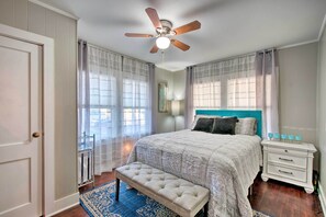 Interior - Modern Florence Getaway w/ Patio & Grill! (Florence)