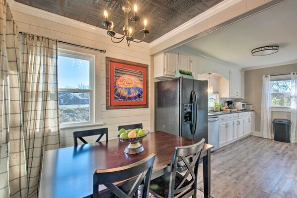 House (3 Bedrooms) | Interior - Modern Florence Getaway w/ Patio & Grill! (Florence)