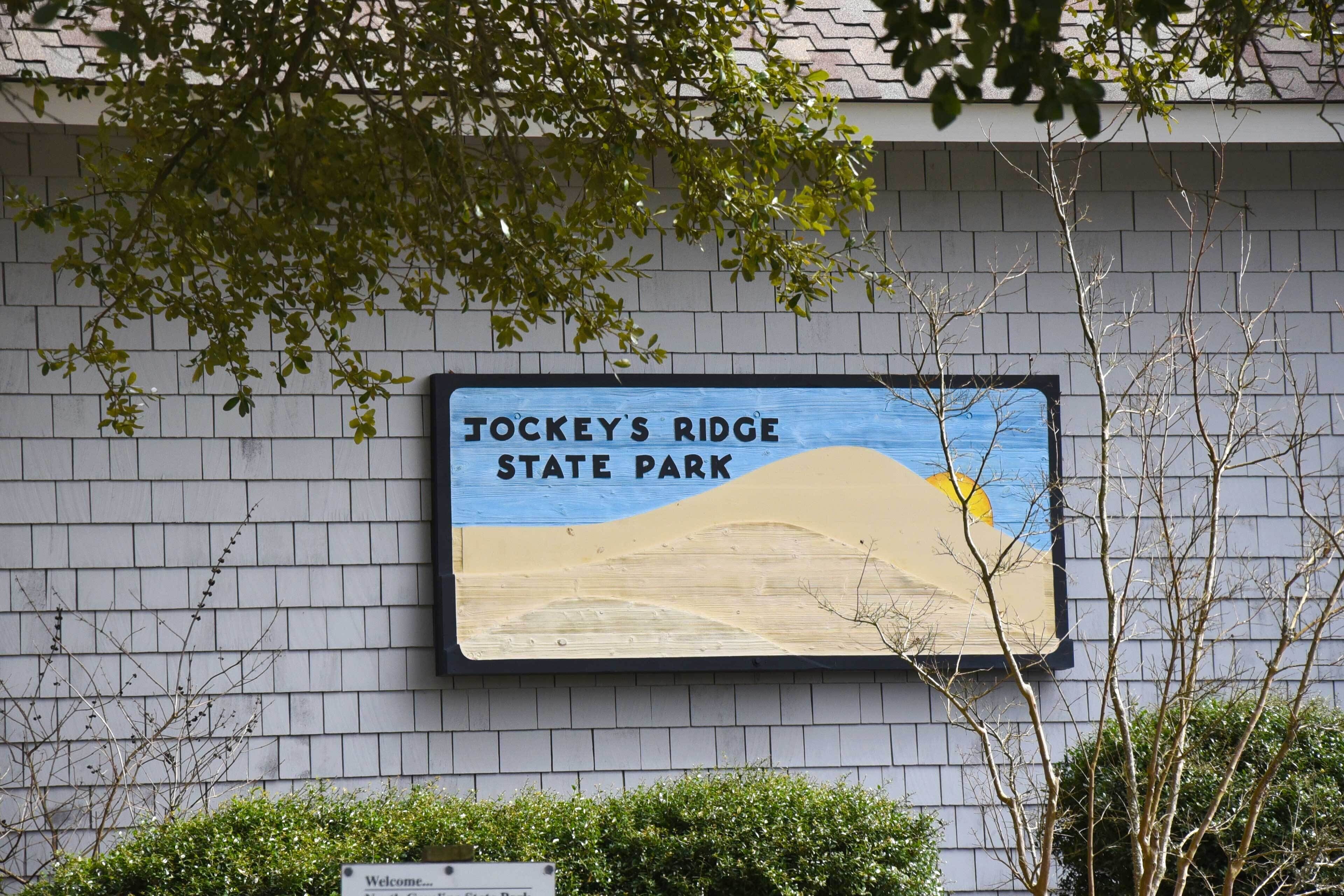 A sign for Jockey's Ridge State Park.
