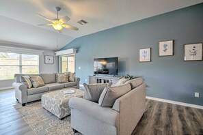 Interior - Swim in Pools + Play Golf: Eleanor Villages Home (Wildwood)