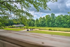 Apartment (0 Bedroom) | Interior - 3 Mi to Mississippi State: Tiny Home w/ Deck! (Starkville)