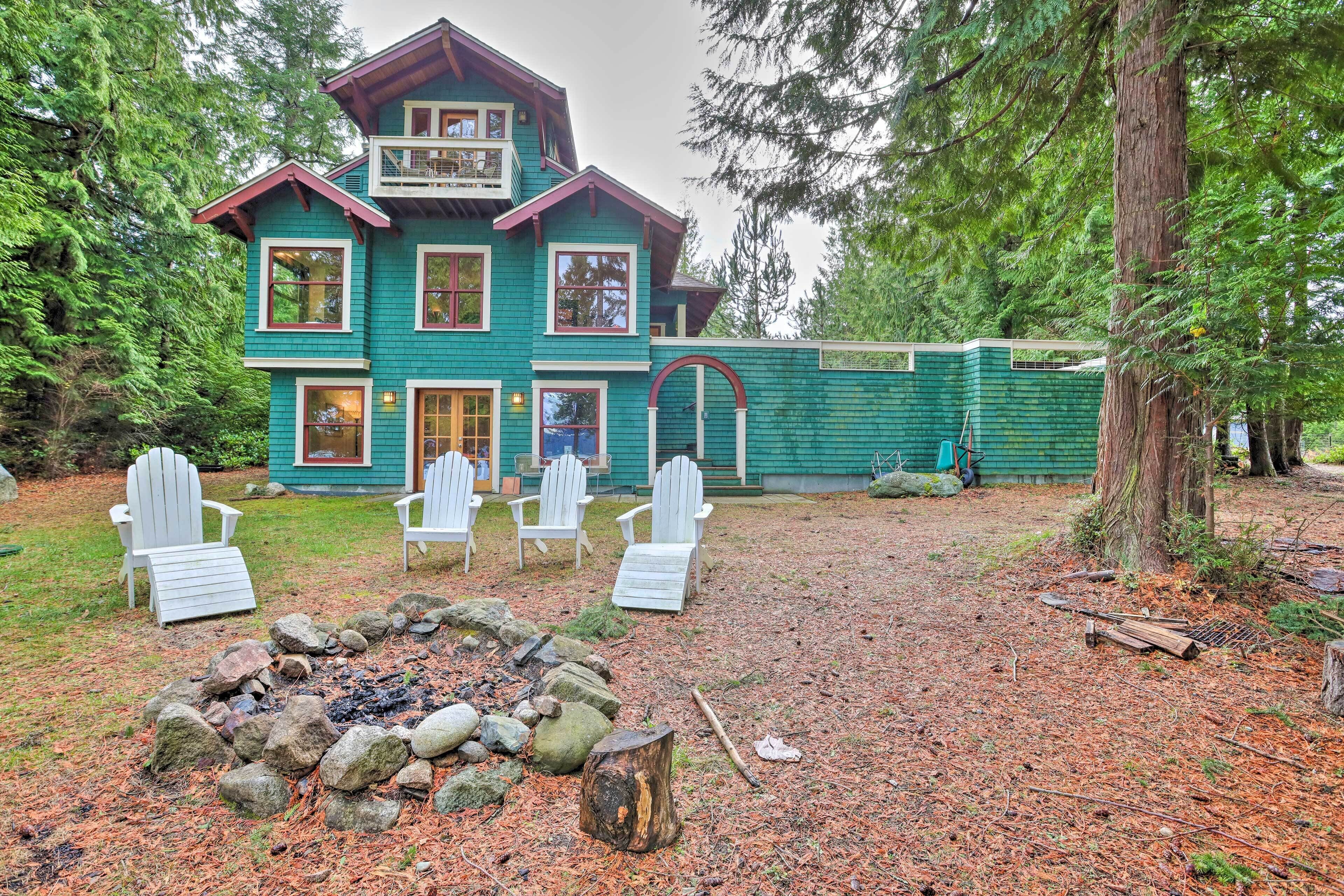 Lopez Island Hideaway w/ Coastal Views + Deck!