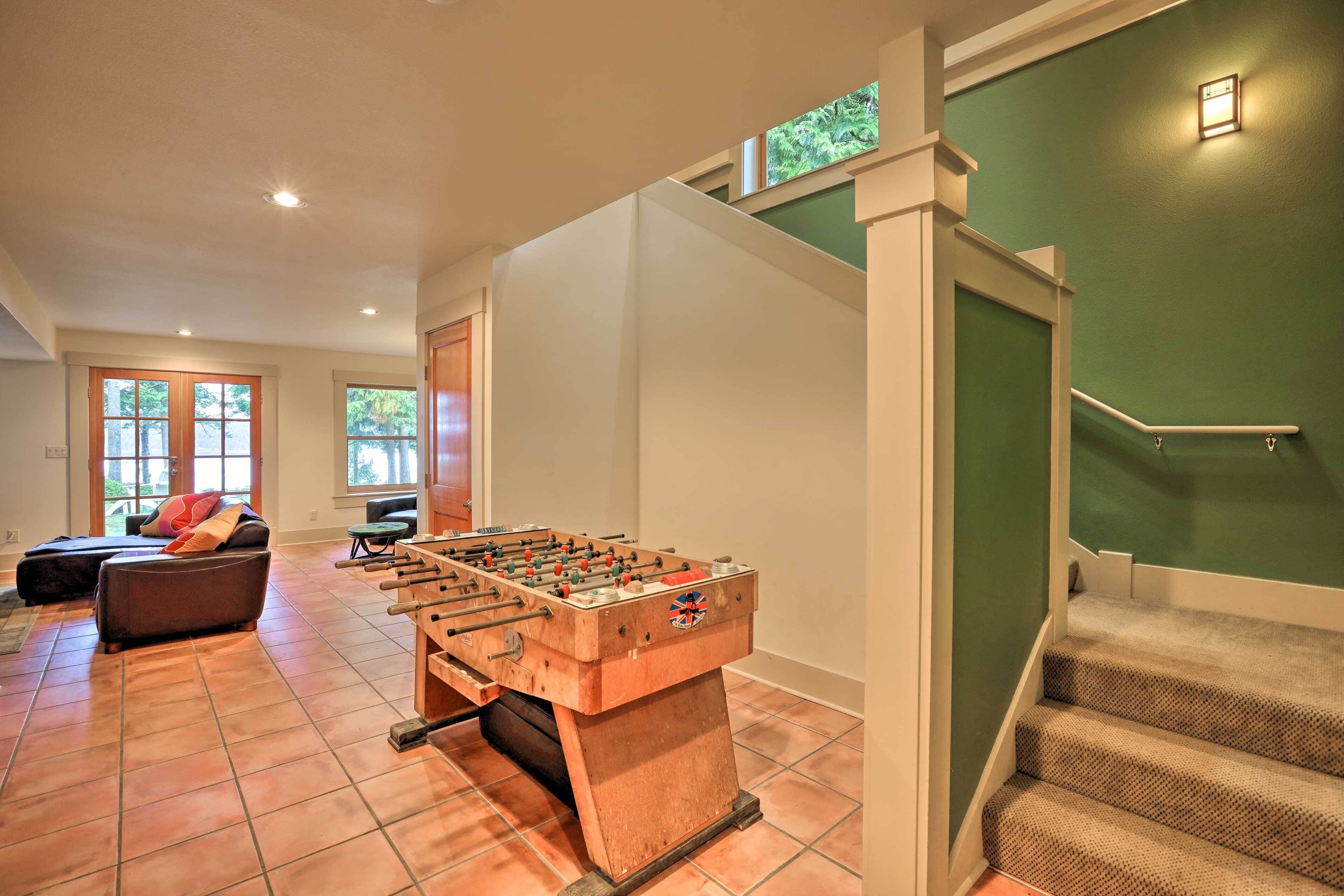 Lopez Island Hideaway w/ Coastal Views + Deck!