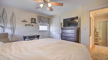 Rumah (3 Bedrooms) | 3 kamar tidur, setrika/meja setrika, dan tempat tidur bayi gratis