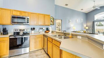 House (4 Bedrooms) | Interior