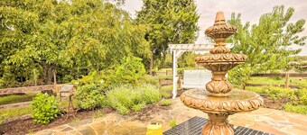 'the Gathering Place' Brenham Home on 6 Acres