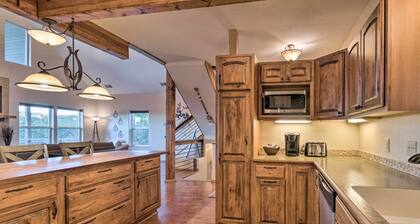 Pet-friendly Branson West Lodge w/ Hot Tub!