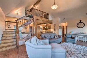 House (3 Bedrooms) | Living area | TV, fireplace, iPod dock, books