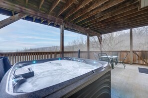 Interior - Pet-friendly Branson West Lodge w/ Hot Tub! (Branson West)