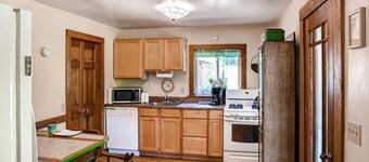 5 Mi to Cooperstown All Star Village: Otego Home