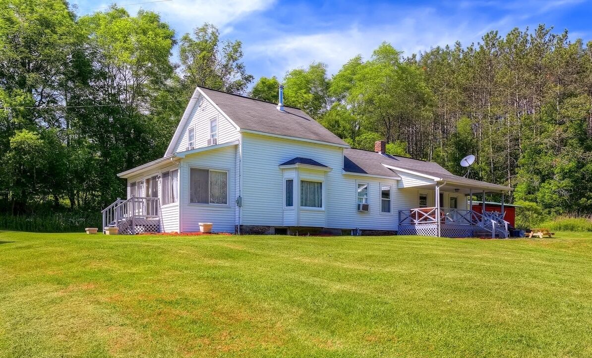 House (3 Bedrooms) | Front of property