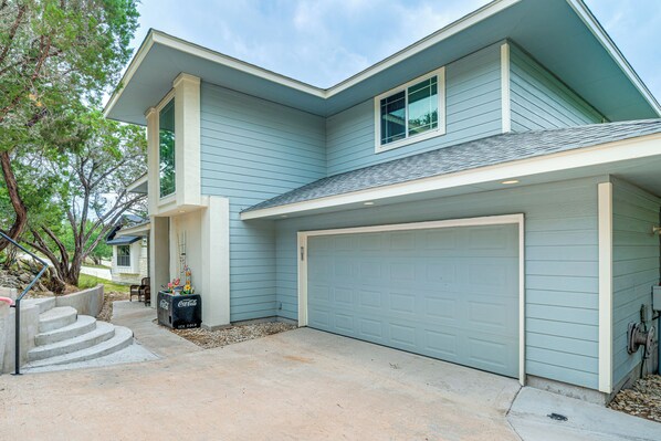 المنشأة من الداخل