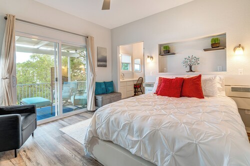 Beach & Pool Access at Lake Travis Family Getaway!