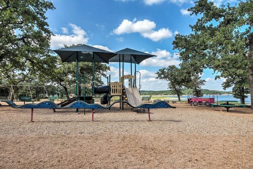 Beach & Pool Access at Lake Travis Family Getaway!