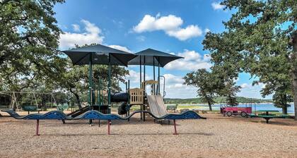 Beach & Pool Access at Lake Travis Family Getaway!