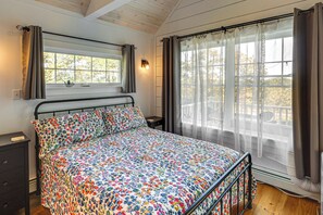 Interior - Sunny Stockton Springs Home < 1 Mi to Beach! (Stockton Springs)