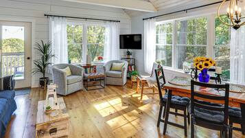 Stuga (2 Bedrooms) | Interiör