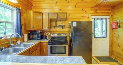 Cozy Boone Cabin w/ Deck: Close to Downtown!