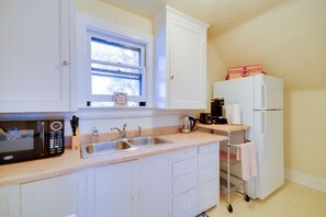 Apartment (1 Bedroom) | Interior